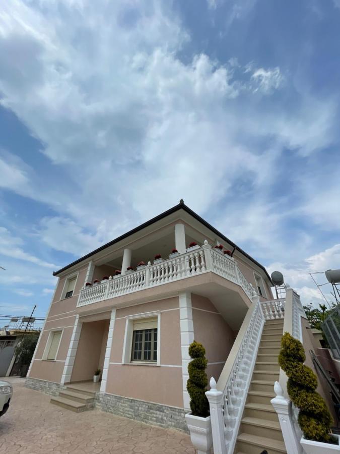 Rent Loren Holiday home