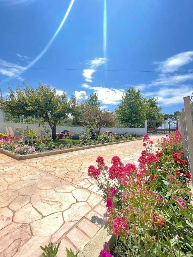 Rent Loren Holiday home *