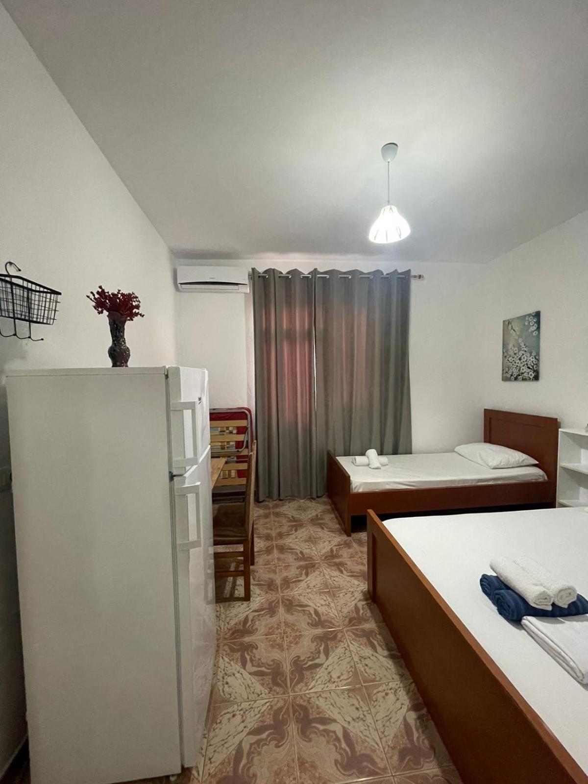 Rent Loren Vlore