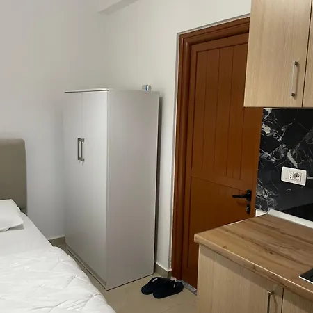 Rent Rooms Loren Vlore Exterior photo
