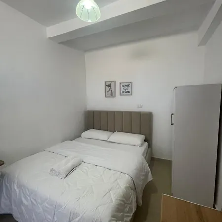Rent Rooms Loren Vlore Exterior photo