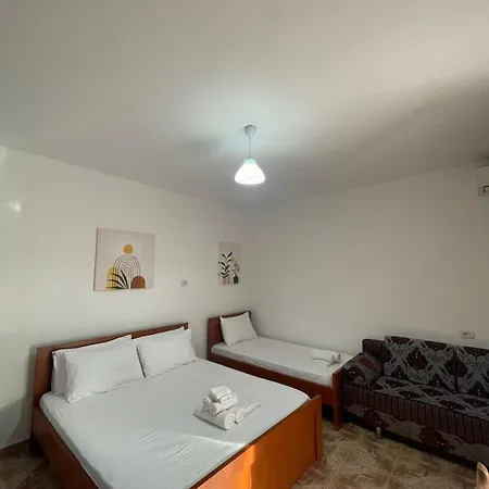 Rent Rooms Loren Vlore Exterior photo