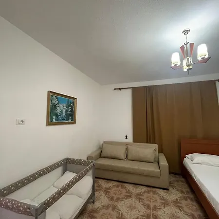 Rent Rooms Loren Vlore Exterior photo