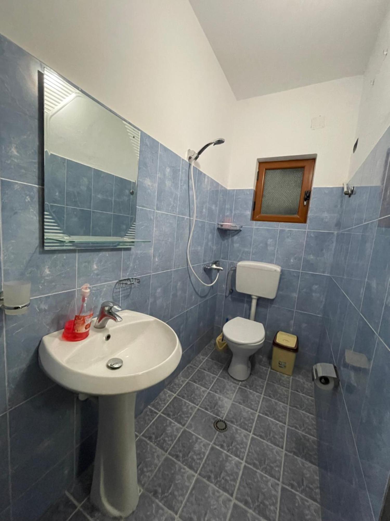 Rent Loren * Vlorë